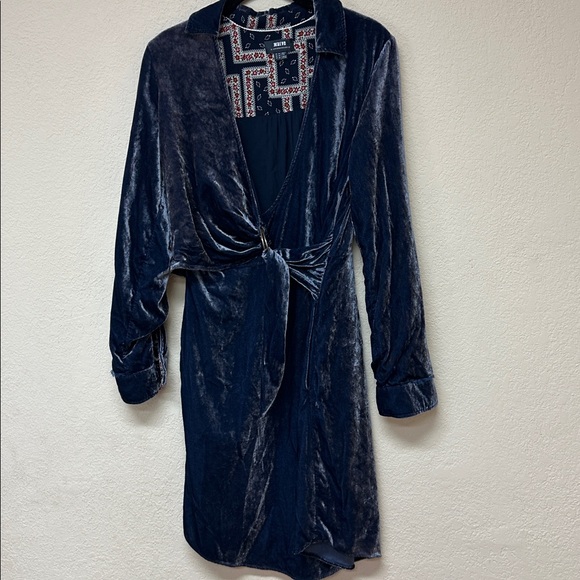 Anthropologie Maeve NWT Deep Blue Velvet Wrap dress size 10 M - Picture 2 of 5